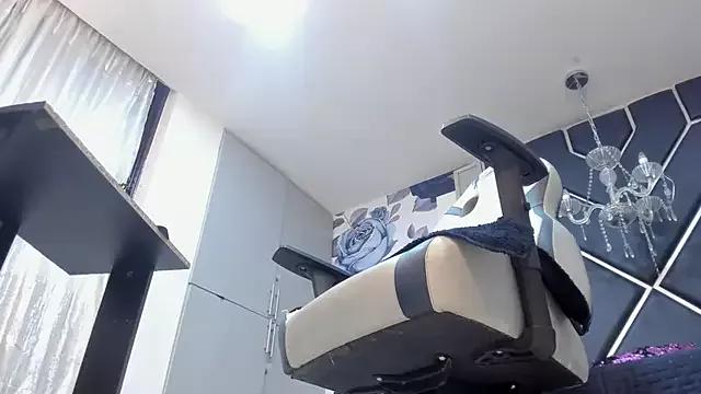 LatinaHoleQueen from StripChat is Freechat