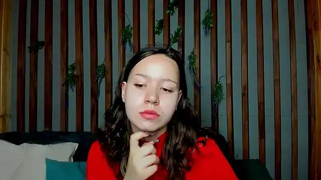 Laura_Ellinss from StripChat is Freechat