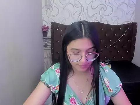 laurenelove from StripChat is Freechat