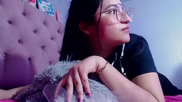 laurenelove from StripChat is Freechat