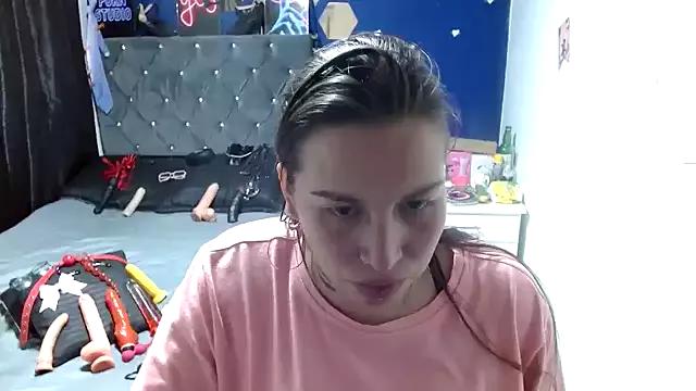 layanafuckhardass from StripChat