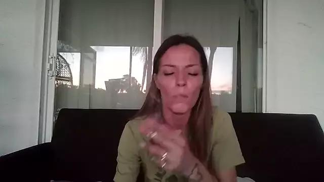 LaylaRainVIP from StripChat is Freechat