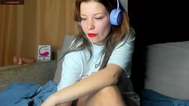 Leila_purr18 from StripChat