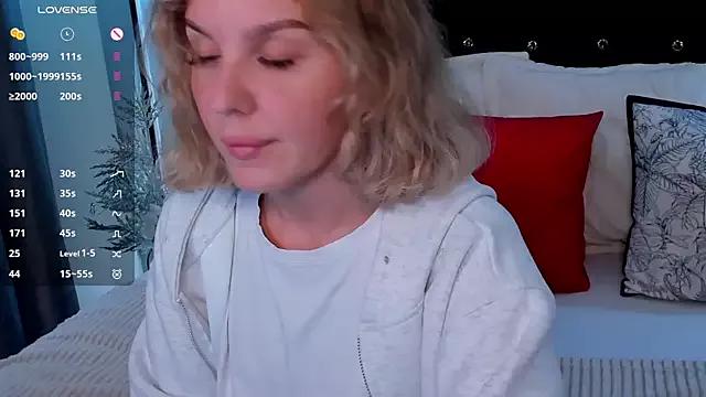 LianaFord from StripChat is Freechat