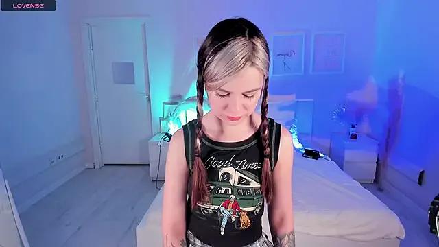 Lil_Amelie from StripChat is Freechat