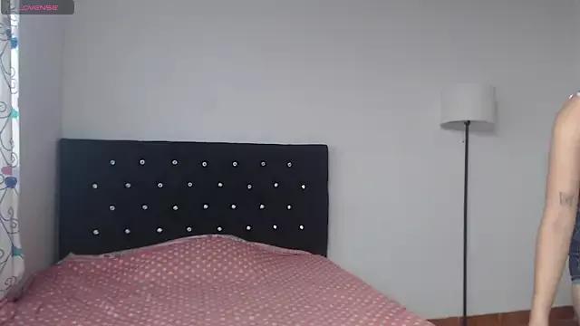 lilacream from StripChat