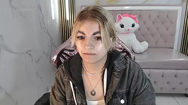 lili_conor_s from StripChat