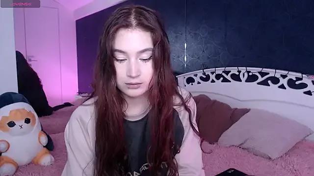 Lili_Luuu from StripChat