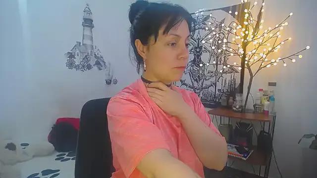 lili_peach from StripChat