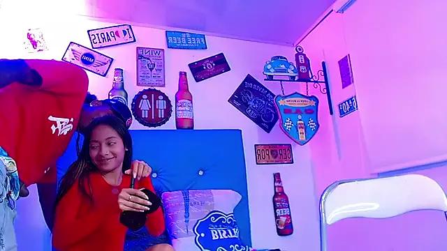 lili_roussi from StripChat