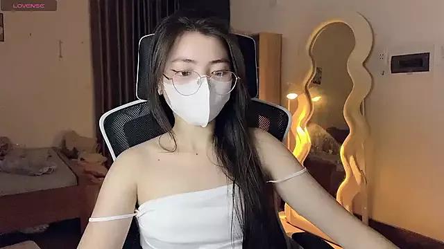 LiLi_Sweetie from StripChat