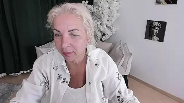 LiliaMoons from StripChat