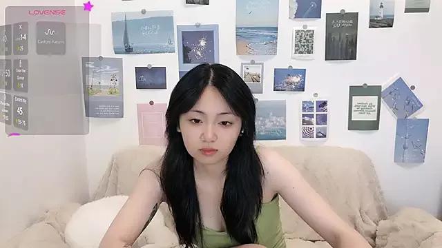 LiLiYbaby from StripChat