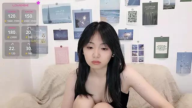 LiLiYbaby from StripChat