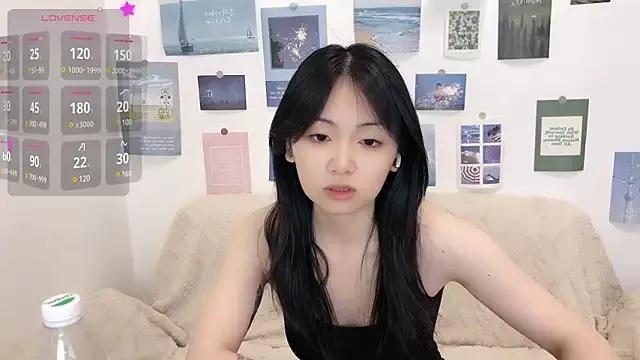 LiLiYbaby from StripChat