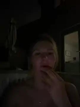 Lilly-Luscious from StripChat