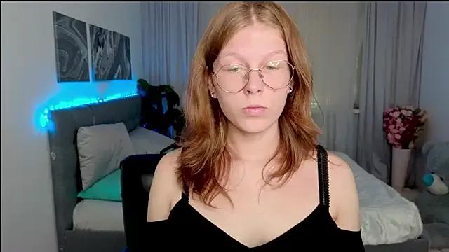 Lilly_Belly from StripChat