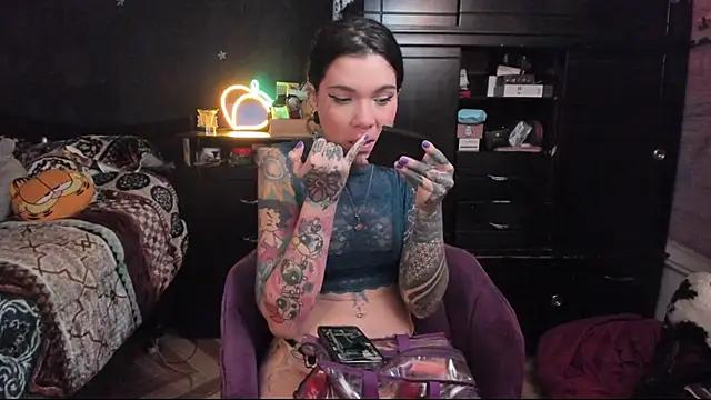 Lilmarieee from StripChat