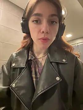 Lily__Belle from StripChat