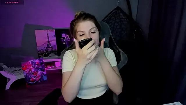 lily_williamss from StripChat