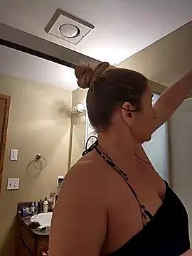 lilyhornyhousewife from StripChat