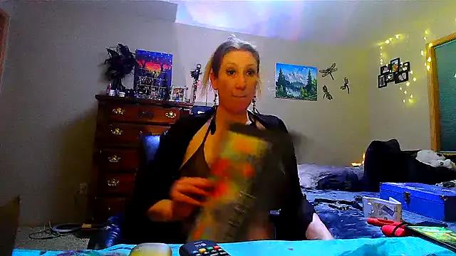 lilyhornyhousewife from StripChat