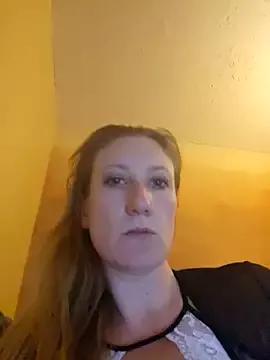 lilyhornyhousewife from StripChat