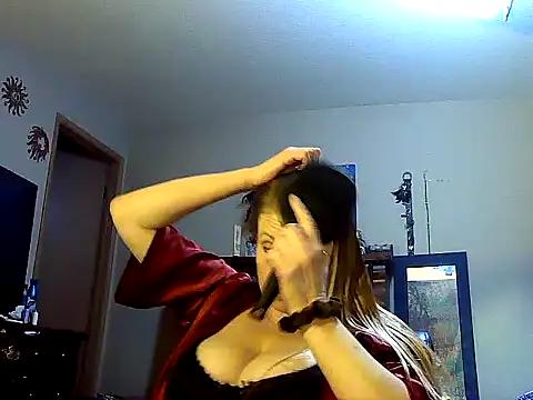 lilyhornyhousewife from StripChat