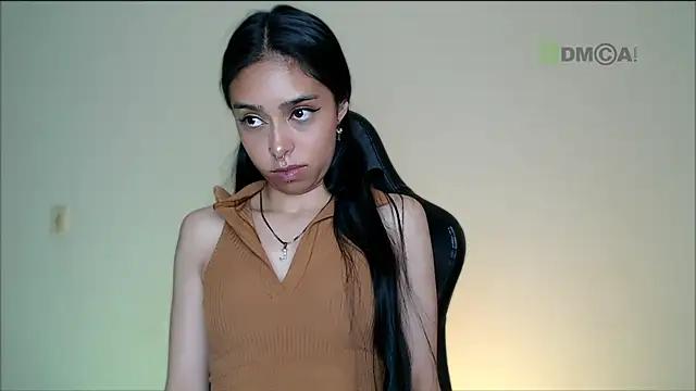 lilylouisee from StripChat