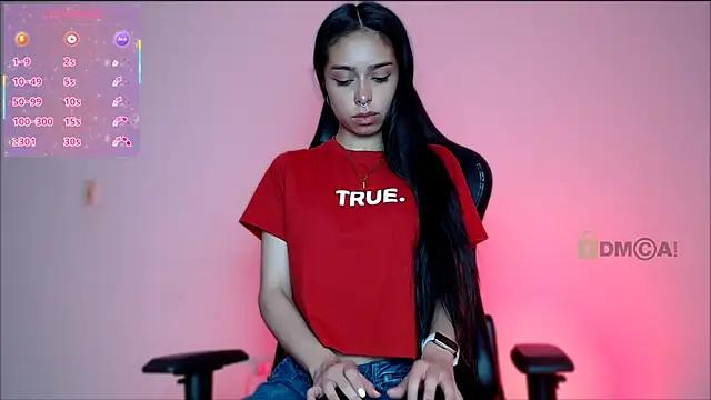 lilylouisee from StripChat