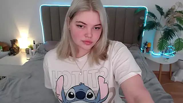 lindablossom from StripChat is Freechat