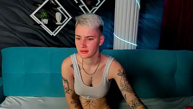 LindaBryantt from StripChat is Freechat