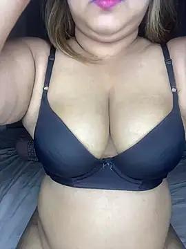lindabutt_live from StripChat is Freechat