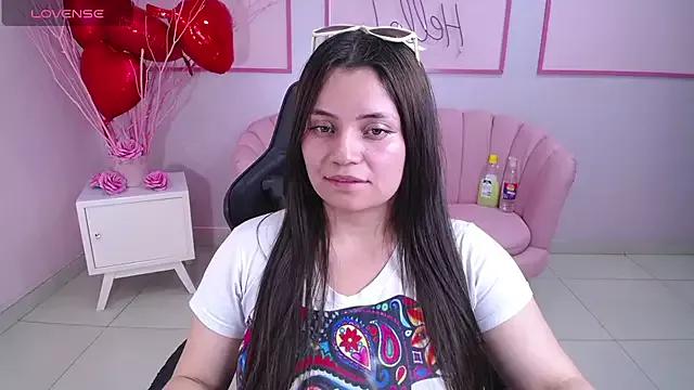 lindaliz_a from StripChat is Freechat