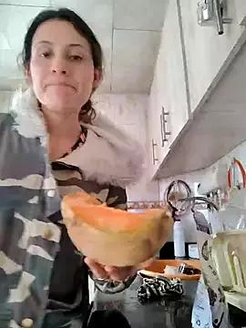 lindasyt from StripChat is Freechat