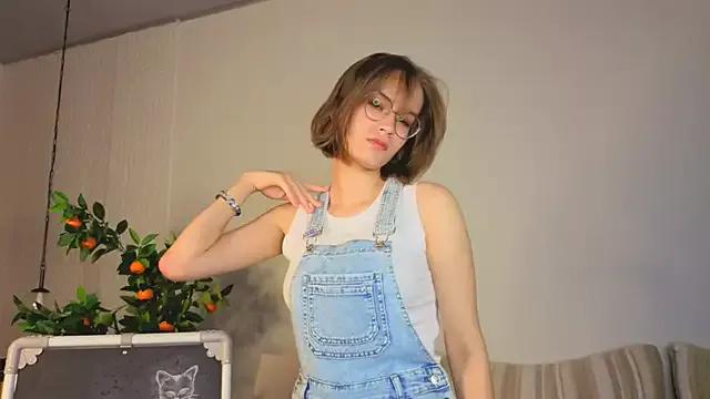 LinnGee from StripChat is Freechat
