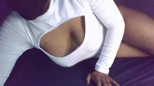 lisa_larry88 from StripChat is Freechat