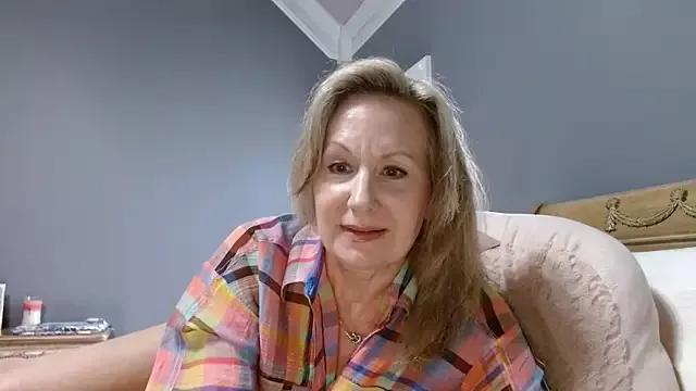 Lisaisluscious from StripChat is Freechat