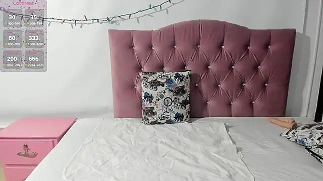 Lissa_Brow from StripChat