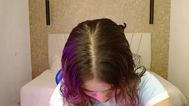 little_annee from StripChat