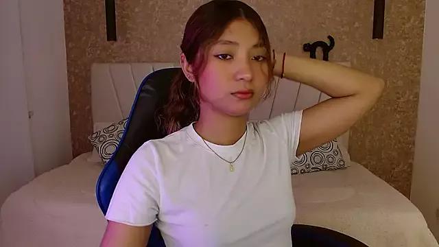 little_annee from StripChat