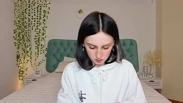 Little_moly999 from StripChat is Freechat