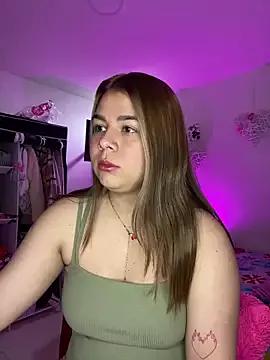 little_tifanny82 from StripChat