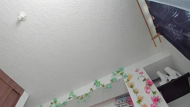 little_tifanny82 from StripChat