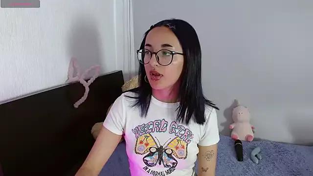 Littlee_Bunny_ from StripChat
