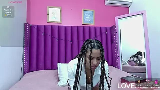 littleebonny from StripChat
