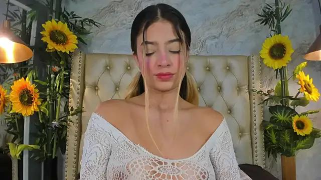 LittleeJaz from StripChat