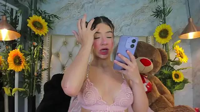 LittleeJaz from StripChat