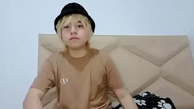 LittleKiioTatsuki from StripChat is Freechat