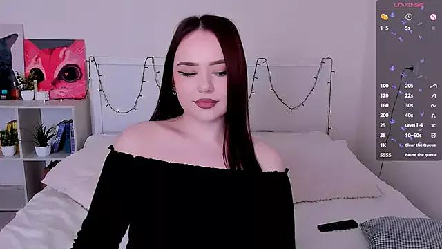 LittleKiitten from StripChat